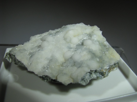 Tacharanite Thomsonite - Rio Pian del Foco, Olbicella, Liguria, Italy